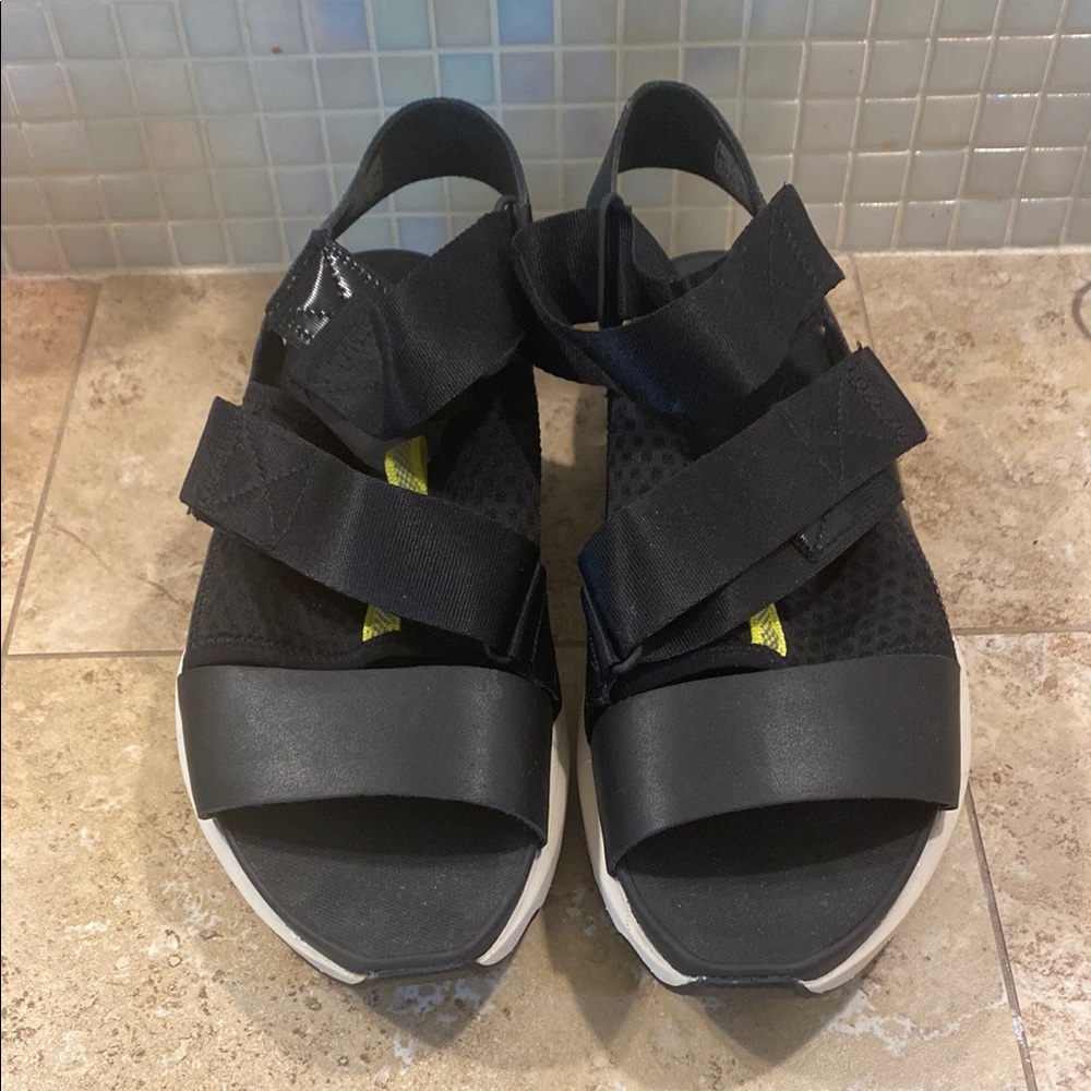 Stylish Black Sandals